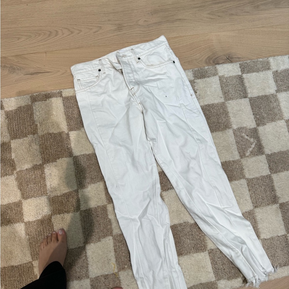 FRAME NEVER BEEN WORN JEANS
